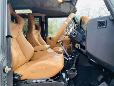  Land Rover Defender 110 2.2 TDCi 7 Seater