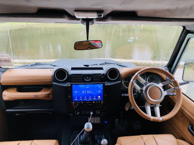  Land Rover Defender 110 2.2 TDCi 7 Seater