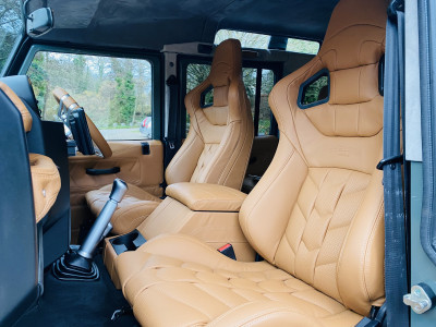  Land Rover Defender 110 2.2 TDCi 7 Seater
