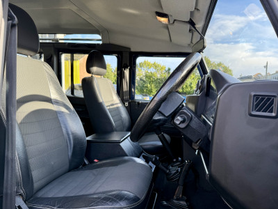  Land Rover Defender 2.4 TDCi 110 XS Station Wagen