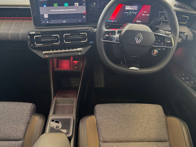  Renault 5 E-Tech TECHNO COMFORT range