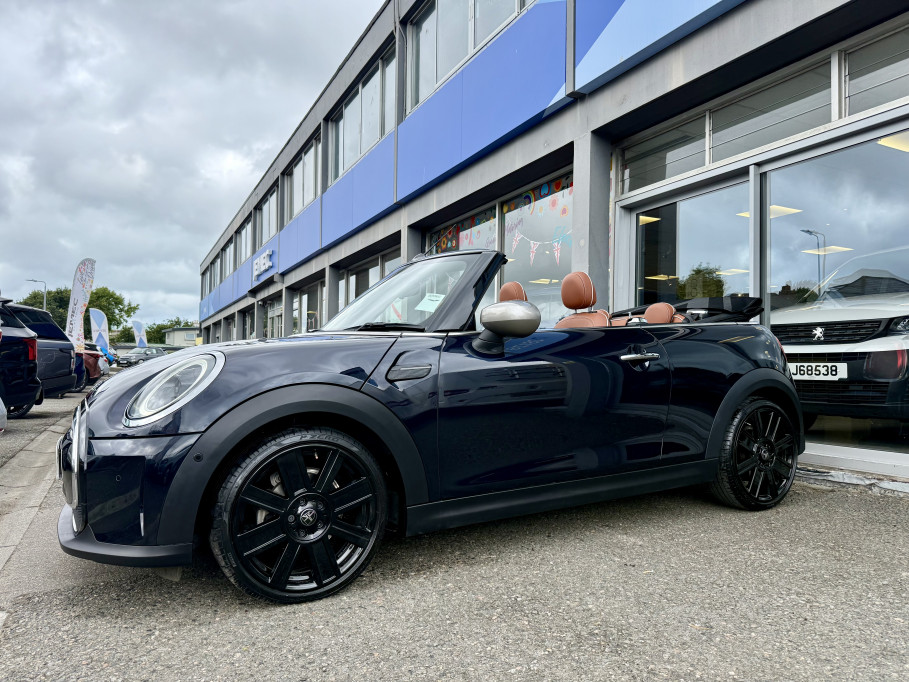  MINI Cooper 1.5 Exclusive Convertible automatic