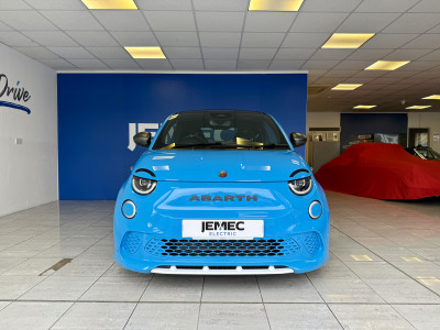  Abarth Abarth 42kWh SCORPIONISSIMA 114KW