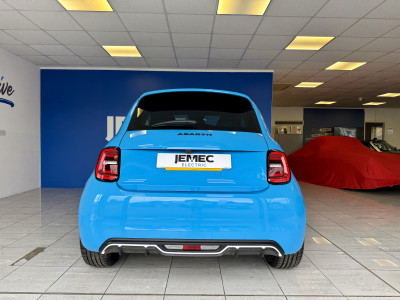  Abarth Abarth 42kWh SCORPIONISSIMA 114KW