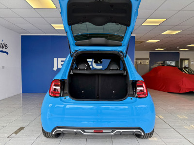  Abarth Abarth 42kWh SCORPIONISSIMA 114KW