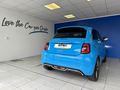  Abarth Abarth 42kWh SCORPIONISSIMA 114KW