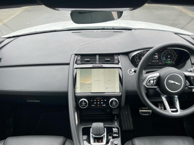  Jaguar E Pace 1.5 P300E AWD R-DYNAMIC SE BLACK