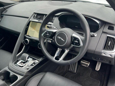  Jaguar E Pace 1.5 P300E AWD R-DYNAMIC SE BLACK