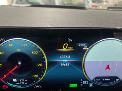  Mercedes-Benz EQA 350 215KW 66KWH 4M AMG LINE PREM+