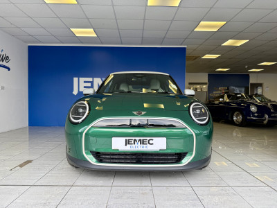  MINI New Cooper E 181bhp EXCLUSIVE 41kWh L2