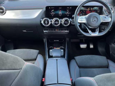  Mercedes-Benz EQA 350 288BHP AMG Line Premium 66kWh 4 MATIC