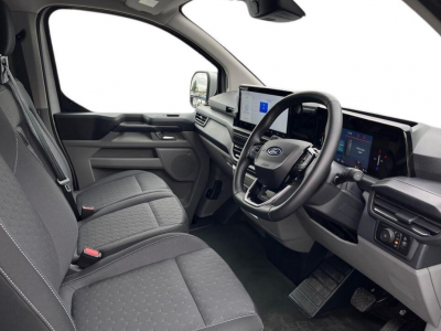  Ford E-TRANSIT 320 LIMITED L1 100kW 65kWh