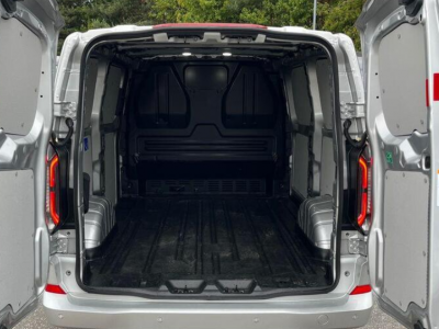  Ford E-TRANSIT 320 LIMITED L1 100kW 65kWh