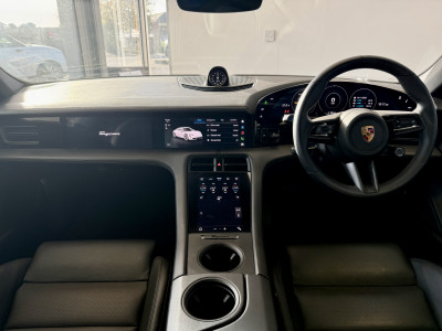  Porsche Taycan 4S 93.4kWh Performance (563bhp)