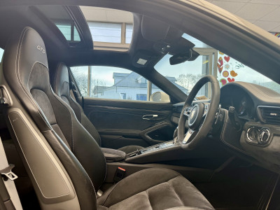  Porsche 911 Carrera GTS PDK