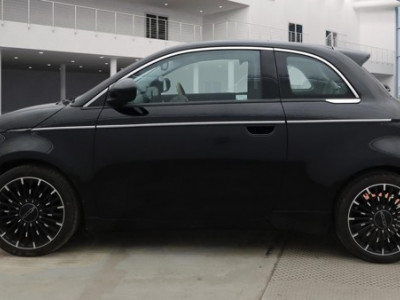  Fiat 500 E 87KW 42KWH LA PRIMA Hatchback