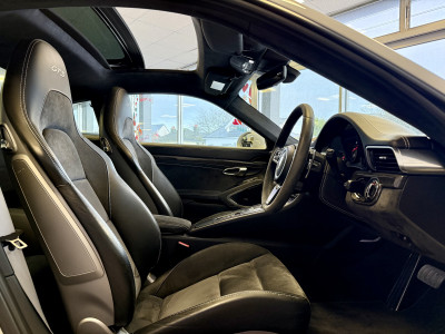  Porsche 911 Carrera GTS PDK