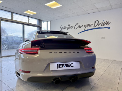  Porsche 911 Carrera GTS PDK