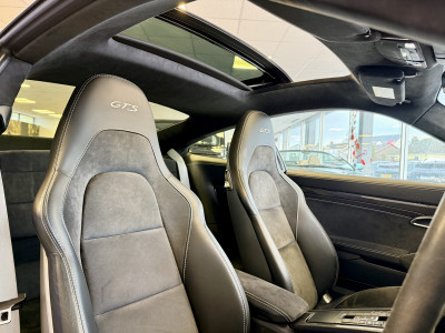  Porsche 911 Carrera GTS PDK