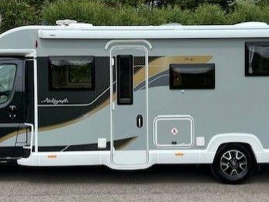  Bailey Autograph 79-4i 4 berth Island Bed