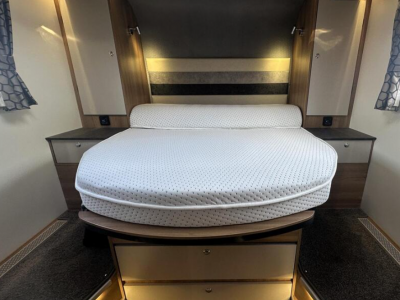  Bailey Autograph 79-4i 4 berth Island Bed