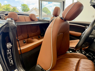  MINI Cooper 1.5 Exclusive Convertible automatic