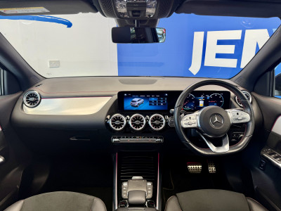  Mercedes-Benz EQA 350 215KW 66KWH 4M AMG LINE PREMIUM
