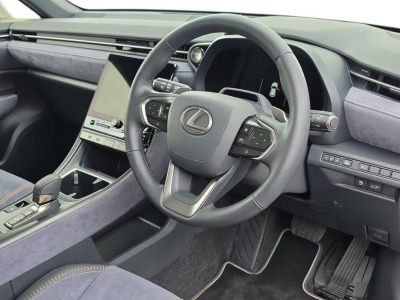  Lexus LBX 1.5 VVT-iE Takumi Design E-CVT