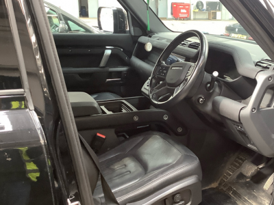  Land Rover DEFENDER 110 P400e SE X-Dynamic 15.4kWh PHEV